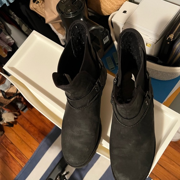 UGG Black Boots size 8 - Picture 4 of 7